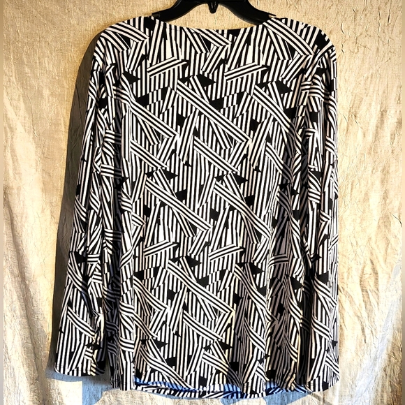 49. Lily Morgan Top - Picture 2 of 4